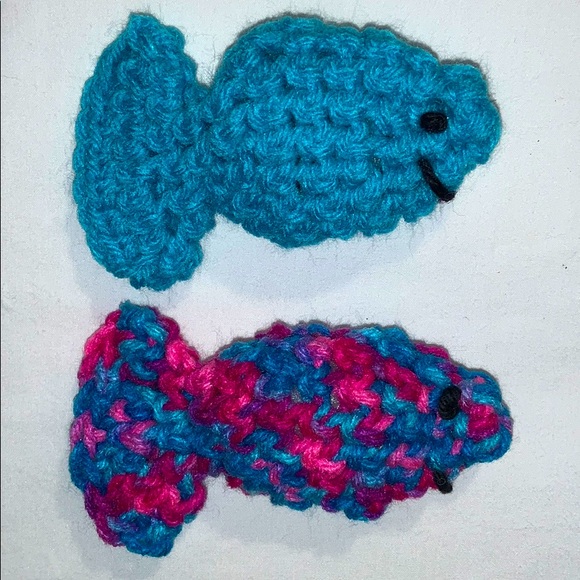 HAND CRAFTED Crocheted Organic Catnip Yarn Colorful Fish Interactive Cat Toys - Picture 5 of 5